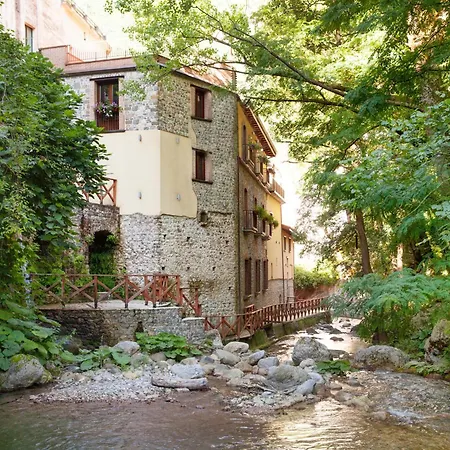 Dimora Storica Hotel Maccarunera 4*